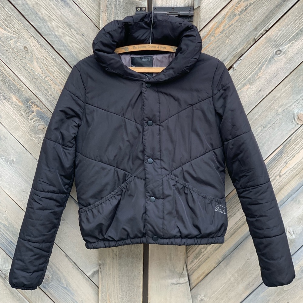 Vans Puffer Coat, women’s size medium. Good condition!